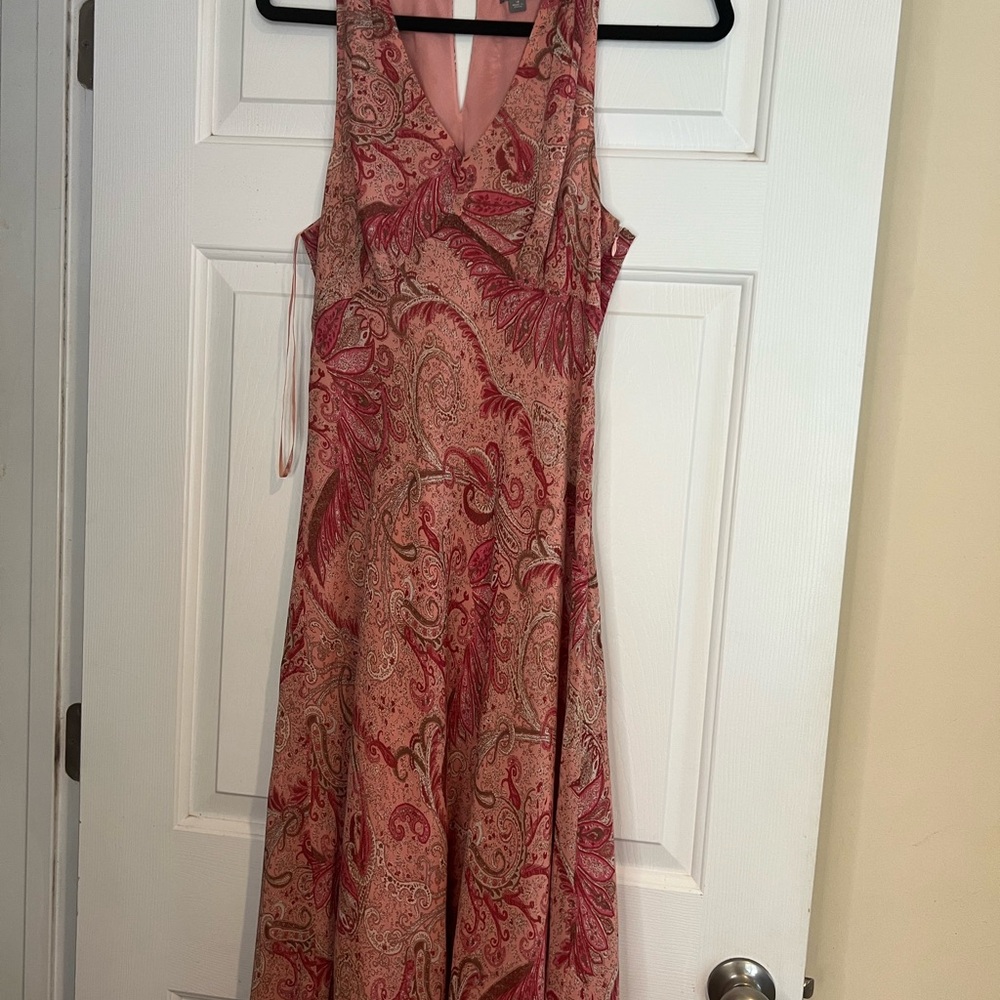 Anne Taylor Paisley Pink Sleeveless Dress Fully Lined.